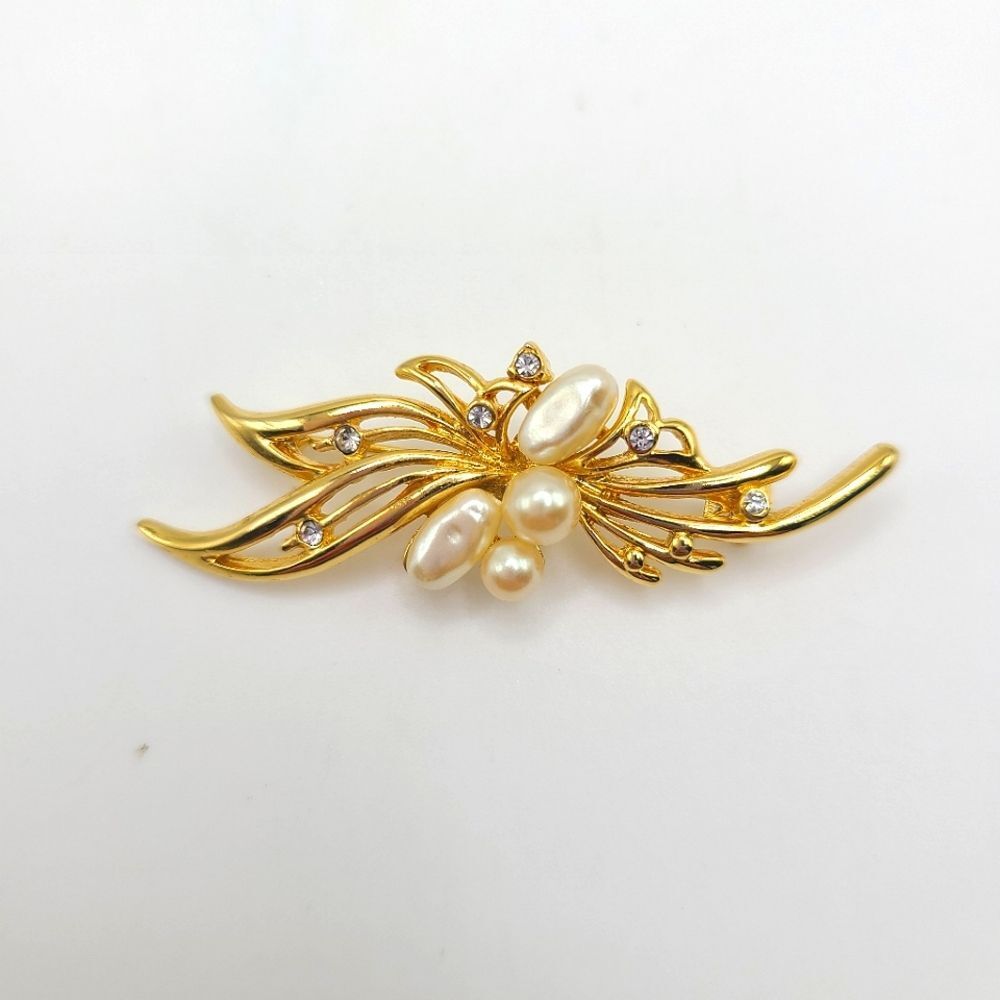 Vintage Freshwater Pearland Gold Toned Brooch Pun